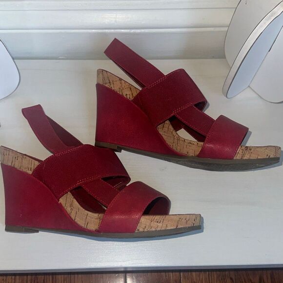 Aerosols Sling Back Wedges - Picture 4 of 5